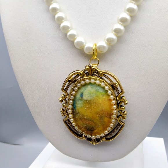 Pastel Floral Pendant Brooch Necklace, Vintage Sugar Pin in Ornate Gold Tone - Picture 3 of 5